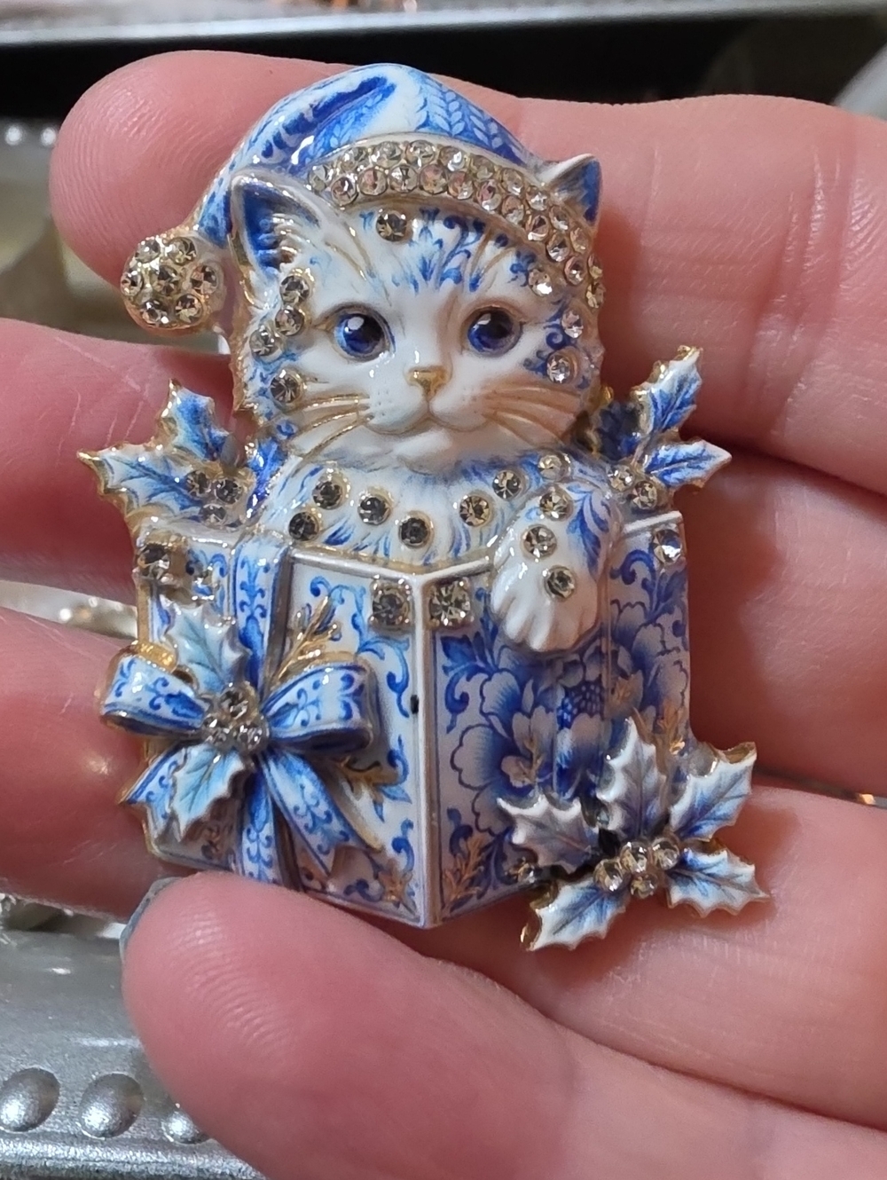 A19- Beautiful Blue and White Cat Holiday Brooch!